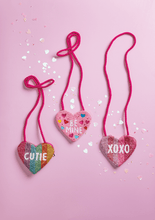 Load image into Gallery viewer, Beaded Heart Purse (3 OPTIONS)
