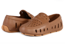 Load image into Gallery viewer, Chestnut Hill/ Gum Prodigy Driver Foam Shoe by Floafers
